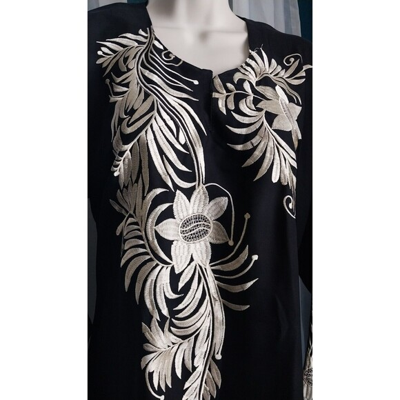 AKARU Embroidery Long Sleeve Dress Abaya Medium - Picture 3 of 8